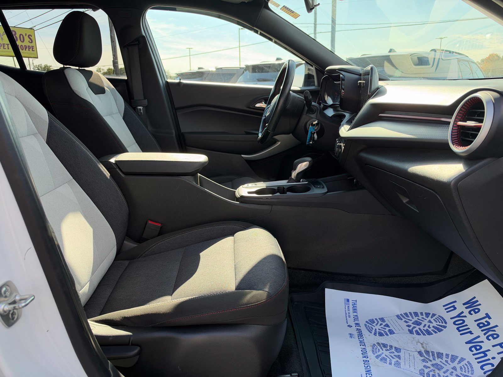 Used 2024 Chevrolet Trax RS w/ Driver Confidence Package FWD image 31