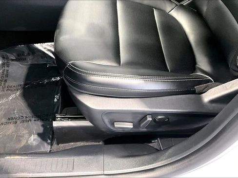 Used 2025 Ford Escape Platinum AWD/4WD image 24