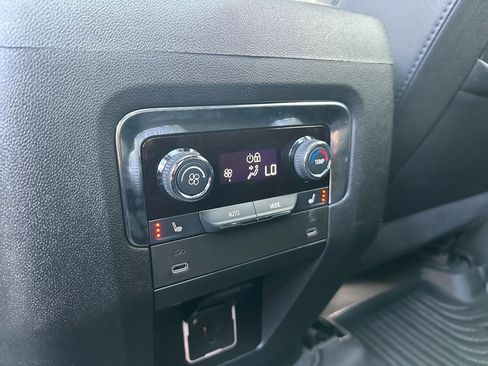 Used 2025 Chevrolet Tahoe Z71 w/ Comfort Package image 21