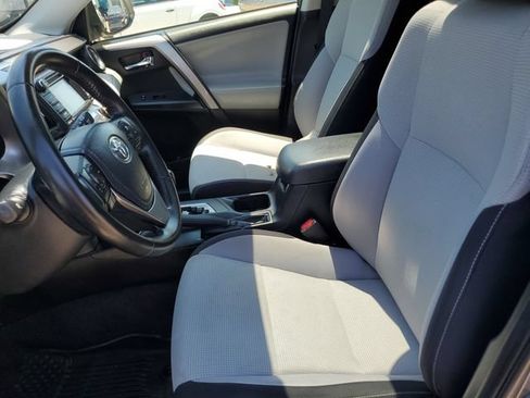 Used 2018 Toyota RAV4 XLE AWD/4WD image 25