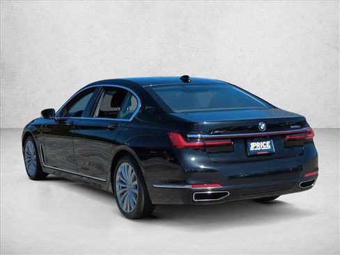 Used 2021 BMW 745e xDrive w/ Premium Package image 8