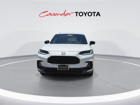 Used 2025 Honda HR-V Sport image 3