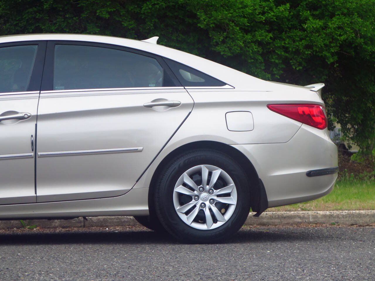 Used 2011 Hyundai Sonata GLS FWD image 28
