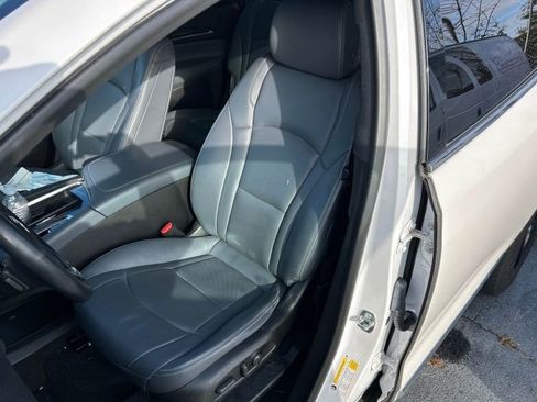 Used 2023 Buick Enclave Essence w/ Experience Buick Package image 10