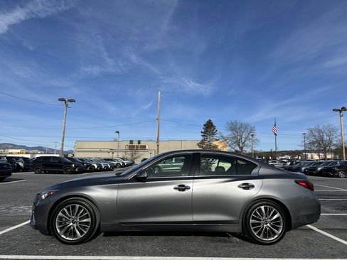 Used 2018 INFINITI Q50 Luxe w/ Essential Package (2.0T Luxe) image 9