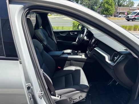 Certified 2025 Volvo XC60 B5 Plus AWD/4WD image 13