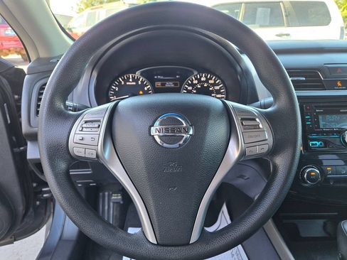 Used 2013 Nissan Altima 2.5 S FWD image 11