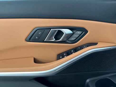 Used 2025 BMW 330i Sedan w/ Premium Package image 12