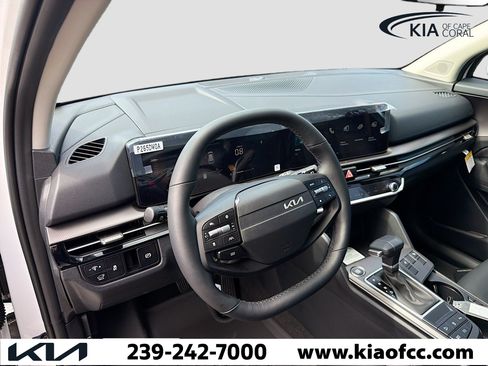 New 2026 Kia Sportage EX FWD image 23