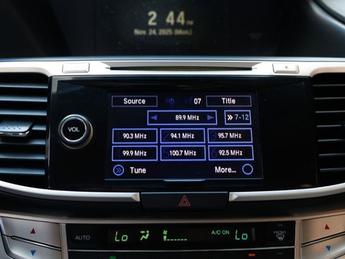 Used 2015 Honda Accord Touring image 32