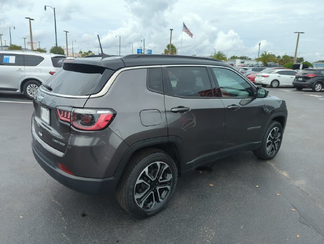 Used 2024 Jeep Compass Limited AWD/4WD image 6