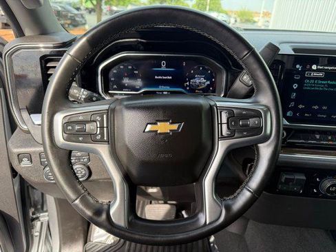 Used 2025 Chevrolet Silverado 2500 LT w/ Convenience Package AWD/4WD image 7