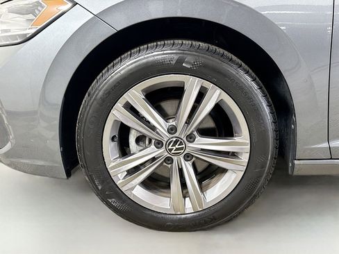 Certified 2022 Volkswagen Jetta SE FWD image 28