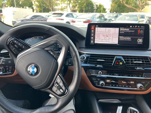 Used 2023 BMW 530i image 15