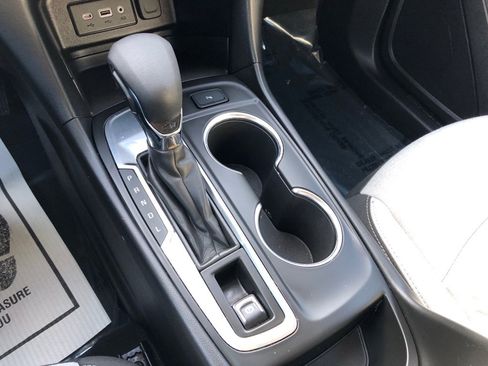 Used 2022 Chevrolet Equinox LT w/ Driver Convenience Package image 23