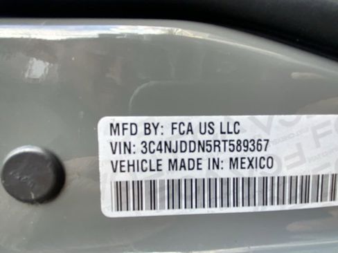 Used 2024 Jeep Compass Trailhawk image 29