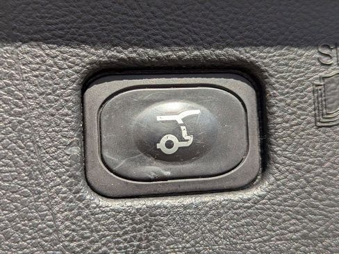 Used 2023 Ford Edge ST-Line image 9