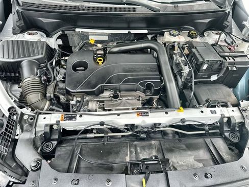 Used 2024 GMC Terrain SLE image 18