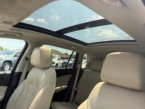 Used 2019 Buick Envision Essence FWD image 36
