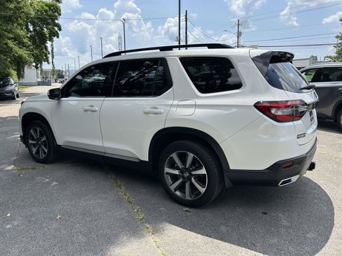 Used 2025 Honda Pilot Elite image 7