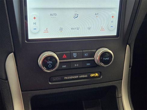 Used 2021 Ford Edge ST-Line image 20