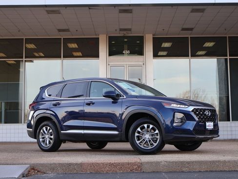 Used 2020 Hyundai Santa Fe SE image 2