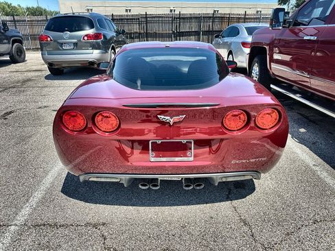 Used 2006 Chevrolet Corvette Coupe w/ Preferred Equipment Group RWD image 4