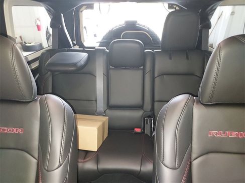 New 2025 Jeep Wrangler Unlimited Rubicon image 13