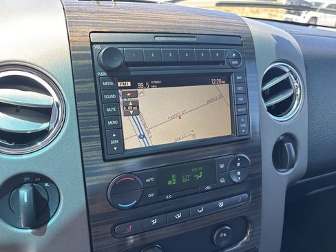 Used 2007 Lincoln Mark LT 4x4 image 18