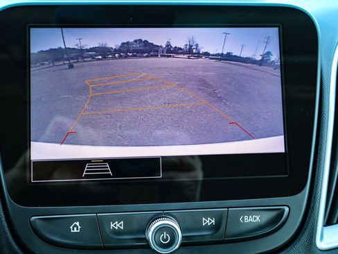 Used 2022 Chevrolet Malibu LT image 23