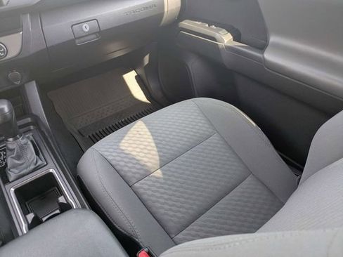 Used 2022 Toyota Tacoma SR w/ SR Convenience Package image 16