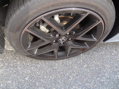 Used 2024 Honda Civic Sport Touring image 11