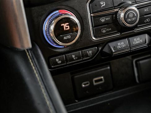 Used 2022 GMC Yukon XL SLT image 24