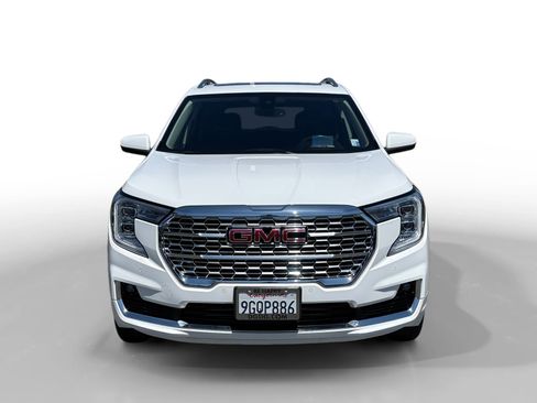 Used 2022 GMC Terrain Denali w/ LPO, 'HIT The Road' Package AWD/4WD image 8