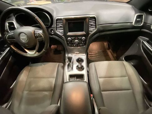 Used 2020 Jeep Grand Cherokee Laredo image 22