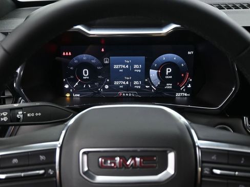 Used 2024 GMC Canyon Elevation image 17