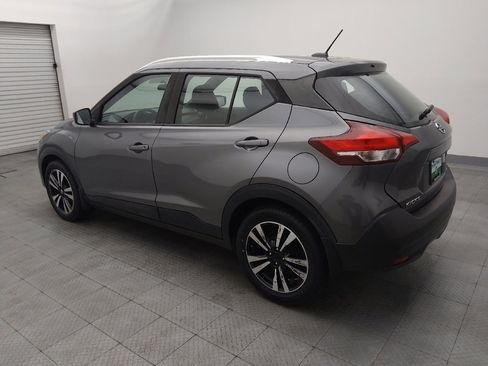 Used 2019 Nissan Kicks SV image 3