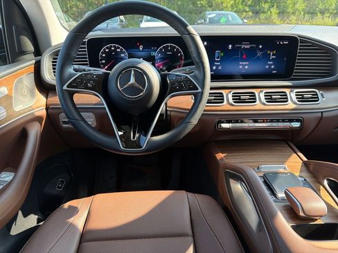 Certified 2025 Mercedes-Benz GLE 350 4MATIC image 2