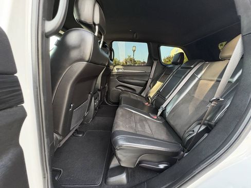 Used 2021 Jeep Grand Cherokee Laredo X AWD/4WD image 23