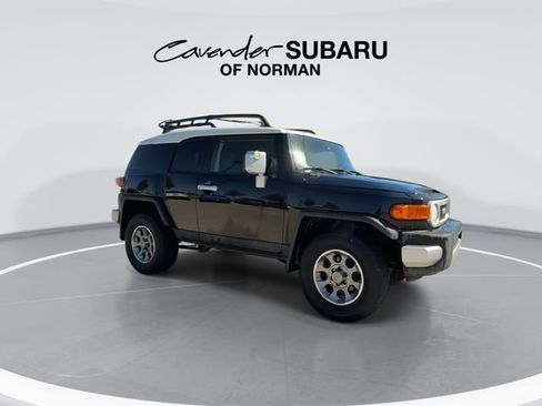 Used 2012 Toyota FJ Cruiser 4WD w/ Upgrade Pkg image 2