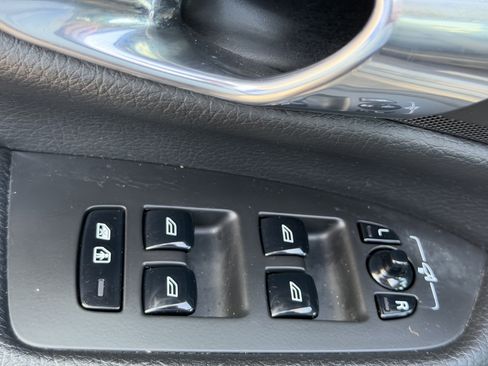 Used 2017 Volvo XC90 T5 Momentum w/ Vision Package image 19