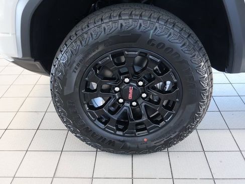 New 2026 GMC Canyon Elevation w/ Convenience Package image 8