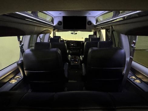 Used 2017 Chevrolet Express 2500 Extended RWD image 6