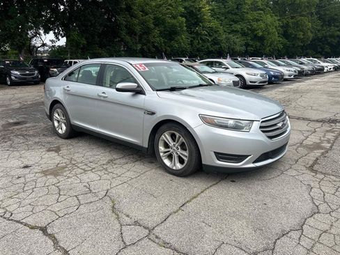 Used 2015 Ford Taurus SEL w/ Equipment Group 201A FWD image 3