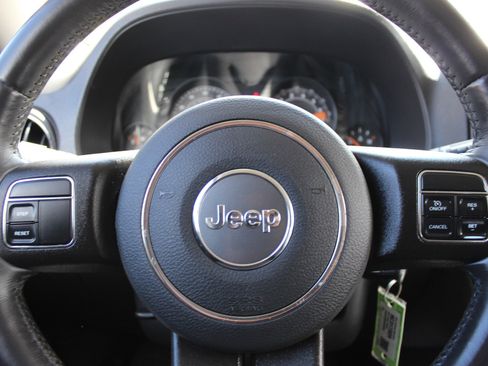 Used 2017 Jeep Patriot High Altitude AWD/4WD image 24