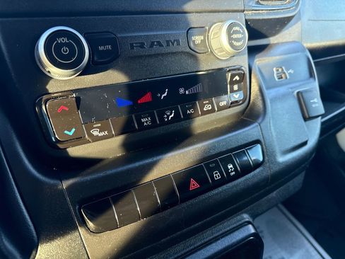 Used 2023 RAM ProMaster 2500 image 32