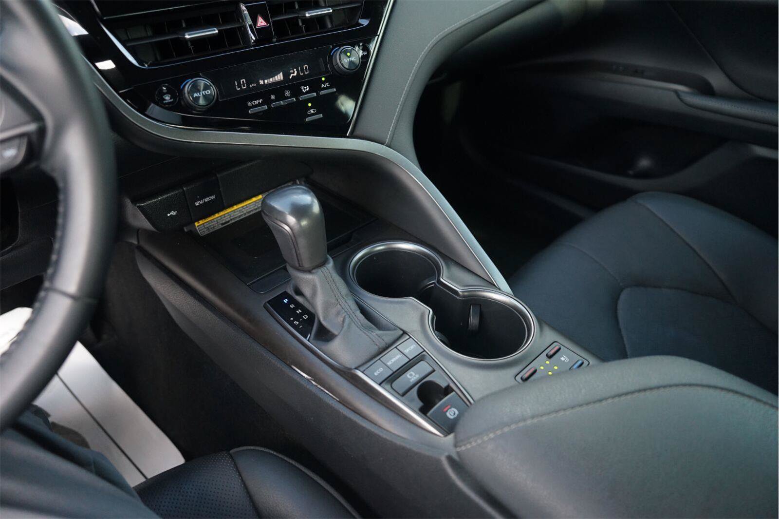 Used 2021 Toyota Camry XSE w/ Navigation Package FWD image 29