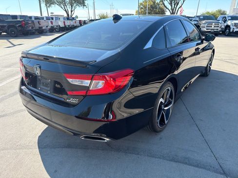 Used 2019 Honda Accord Sport image 4