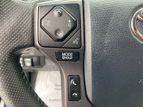 Used 2017 Toyota Tacoma TRD Sport w/ Tow Package (A/T) image 23