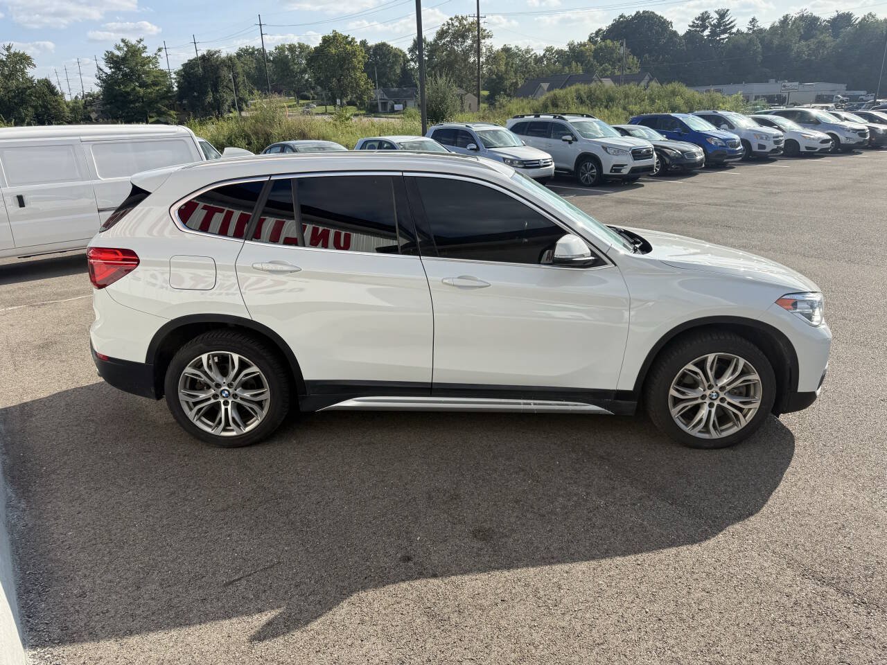 Used 2018 BMW X1 xDrive28i w/ Premium Package Essential AWD/4WD image 6
